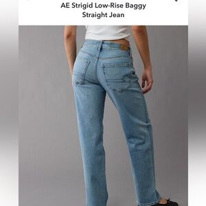 🦅 AE Straight Leg Jeans